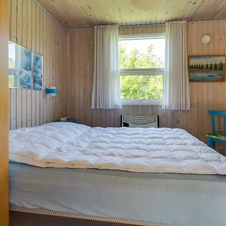 Three-bedroom Holiday In * Hals